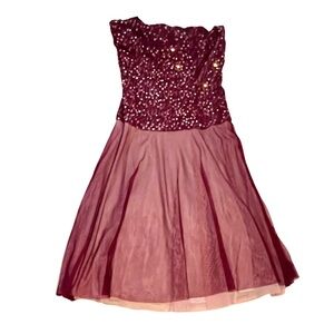 Elegant Burgundy Strapless Dress